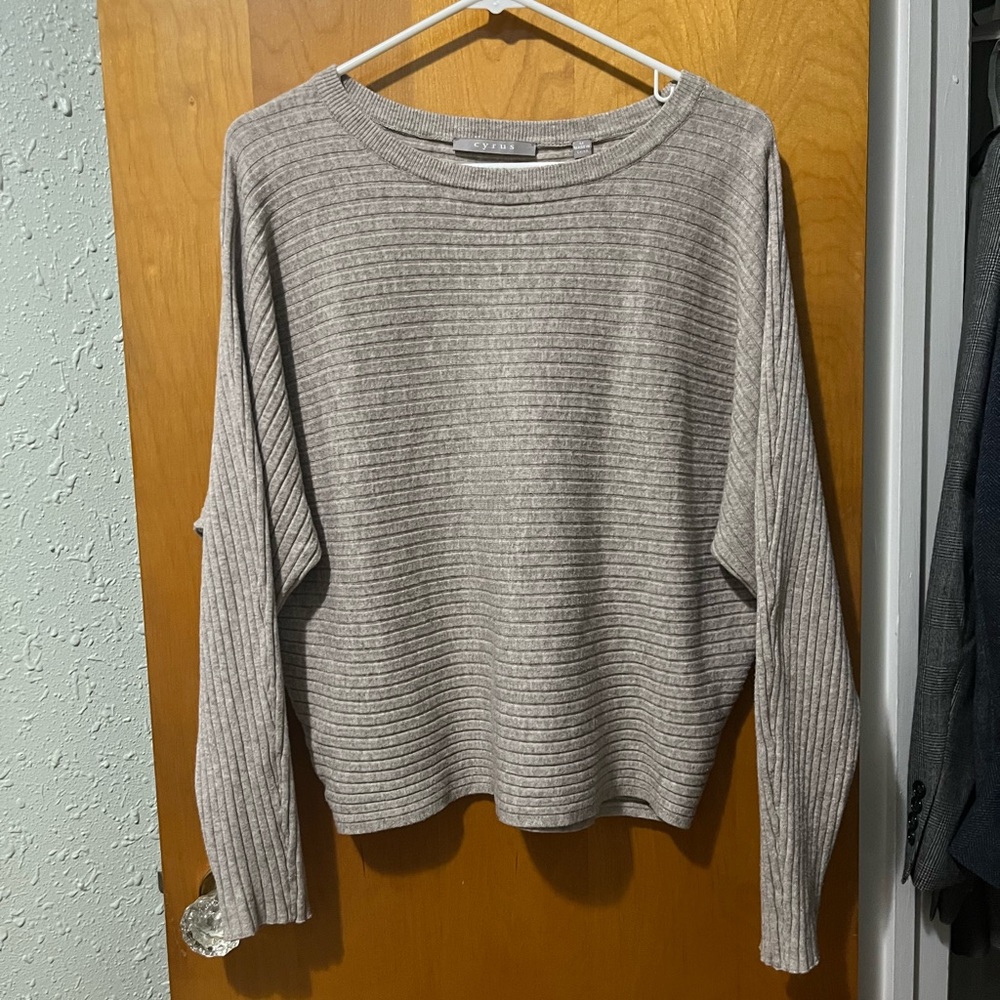 Cyrus Women's Ribbed Crew Neck Sweater - Light Tan
